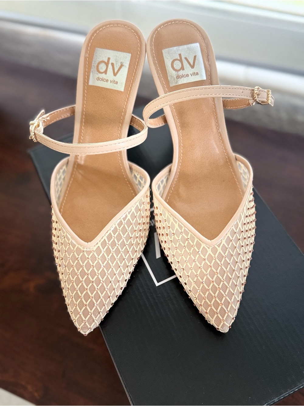 DV by Dolce Vita Geanie Pointed Toe Pumps Nude Mesh Rhinestone Heels 7.5